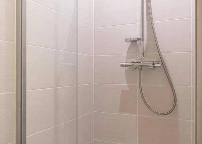 New Modern Near The Sea And Centre